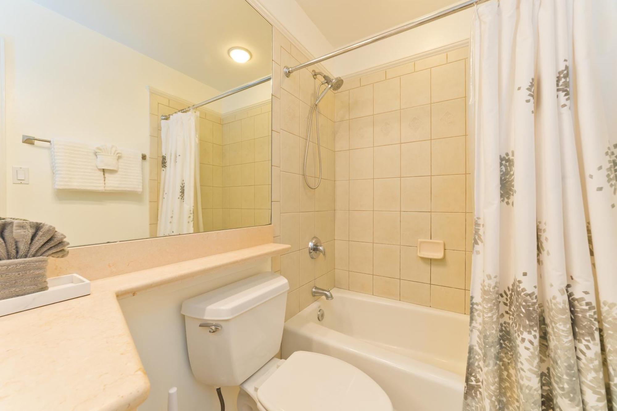 וויקולואה Hilton Pool Pass Included - Stylish Central Villa Mins To Beach Pool & Spa מראה חיצוני תמונה